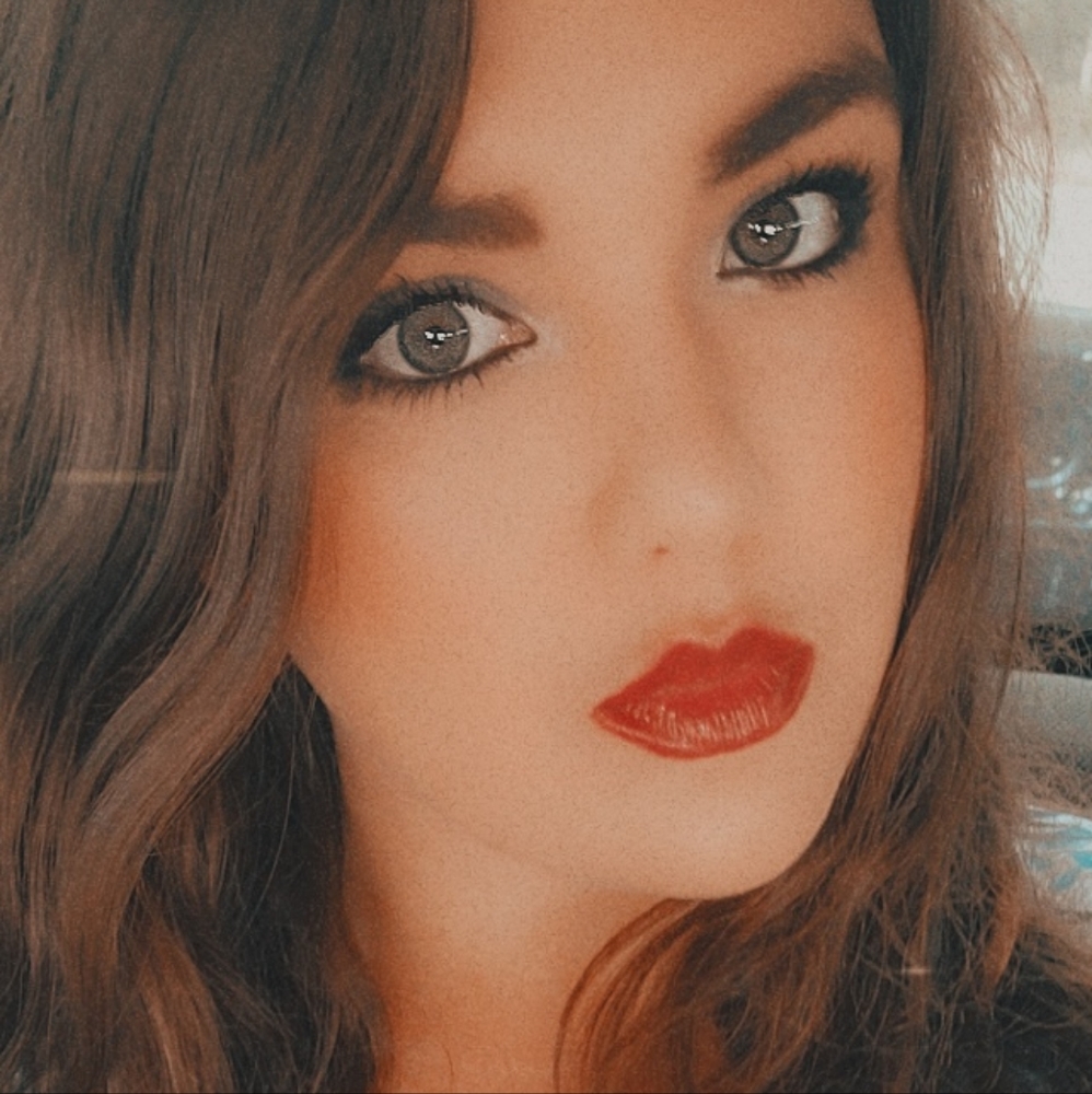 Meet your Posher, Monique